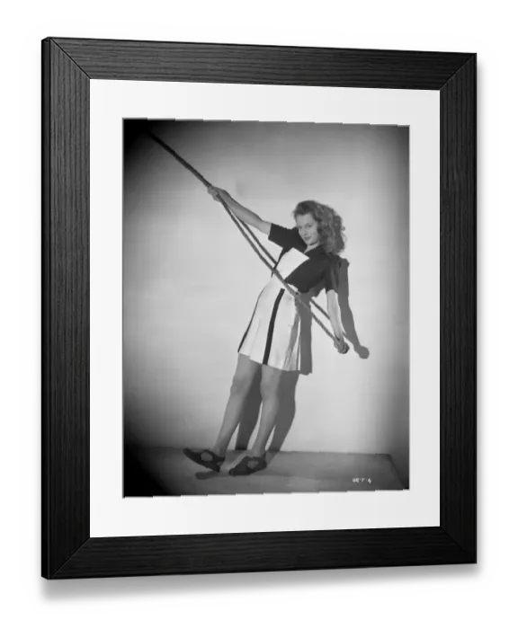 Framed Print : Carol Marsh smiles in a promotional image for Brighton Rock (1947) Framed Print : Carol Marsh smiles in a promotional image for Brighton Rock (1947)