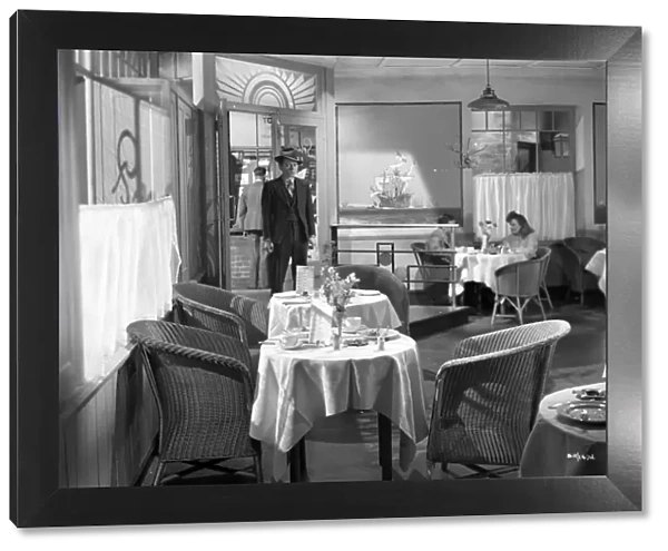 Pinkie enters the restaurant where Rose works in Brighton Rock (1947)