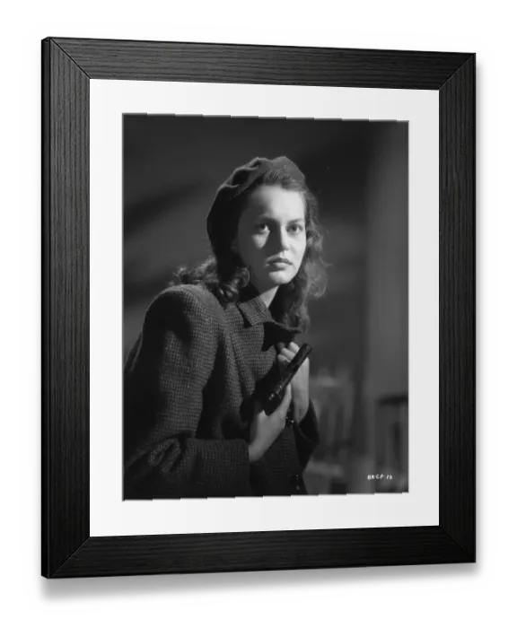 Framed Print : A production portrait from Brighton Rock (1947) Framed Print : A production portrait from Brighton Rock (1947)