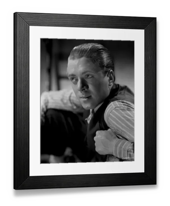 Framed Print : Richard Attenborough in Brighton Rock (1947) Framed Print : Richard Attenborough in Brighton Rock (1947)