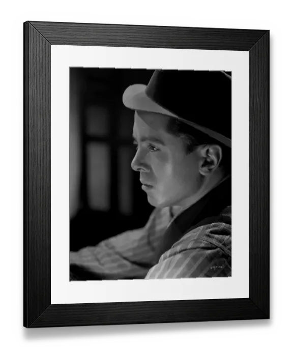 Framed Print : Richard Attenborough in Brighton Rock (1947) Framed Print : Richard Attenborough in Brighton Rock (1947)
