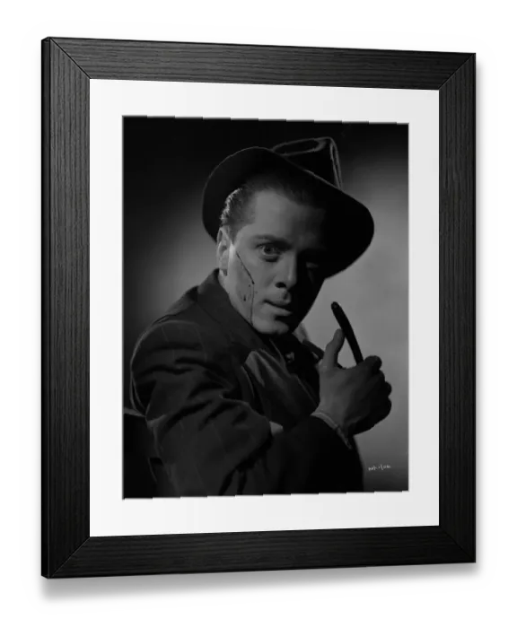 Framed Print : Richard Attenborough in Brighton Rock (1947) Framed Print : Richard Attenborough in Brighton Rock (1947)