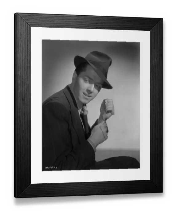 Framed Print : A production portrait from Brighton Rock (1947) Framed Print : A production portrait from Brighton Rock (1947)