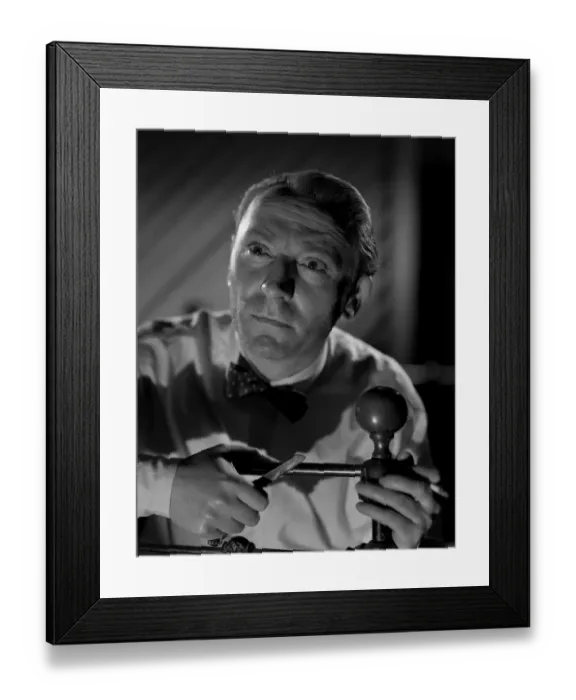 Framed Print : A production portrait from Brighton Rock (1947) Framed Print : A production portrait from Brighton Rock (1947)