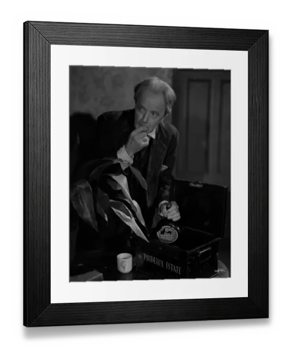 Framed Print : A production portrait from Brighton Rock (1947) Framed Print : A production portrait from Brighton Rock (1947)