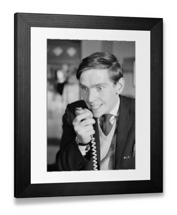 Framed Print : Tom Courtenay in a scene from Billy Liar (1963) Framed Print : Tom Courtenay in a scene from Billy Liar (1963)