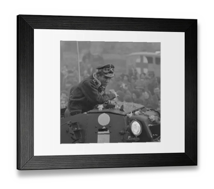 Framed Print : Tom Courtenay on the set of Billy Liar (1963)