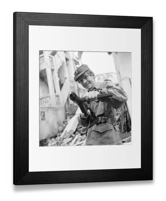 Framed Print : Tom Courtenay on the set of Billy Liar (1963)