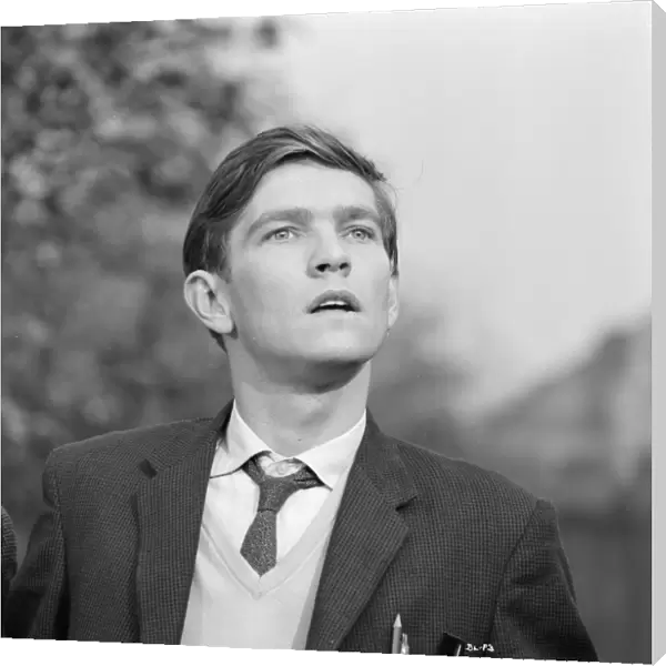 A black and white production still image from Billy Liar (1963)