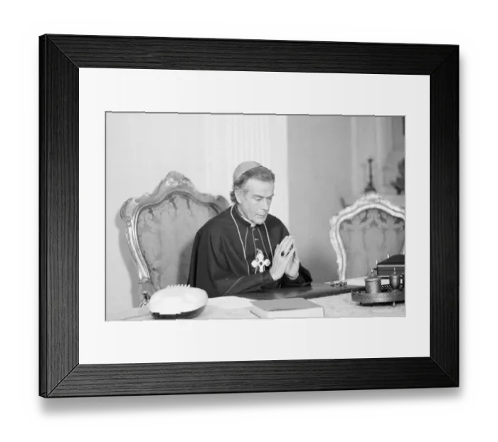 Framed Print : Don t Look Now Framed Print : Don t Look Now