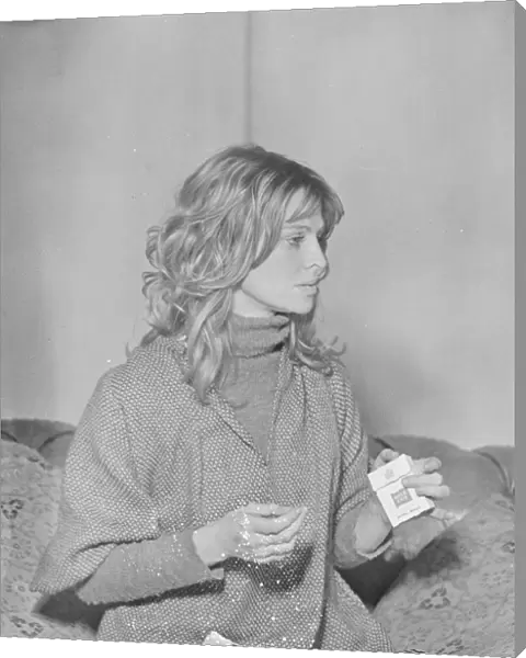 Julie Christie on the set of Nic Roegs Don t Look Now (1973)