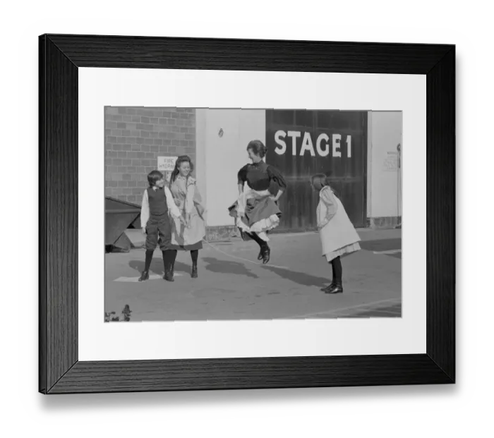 Framed Print : The Railway Children Framed Print : The Railway Children