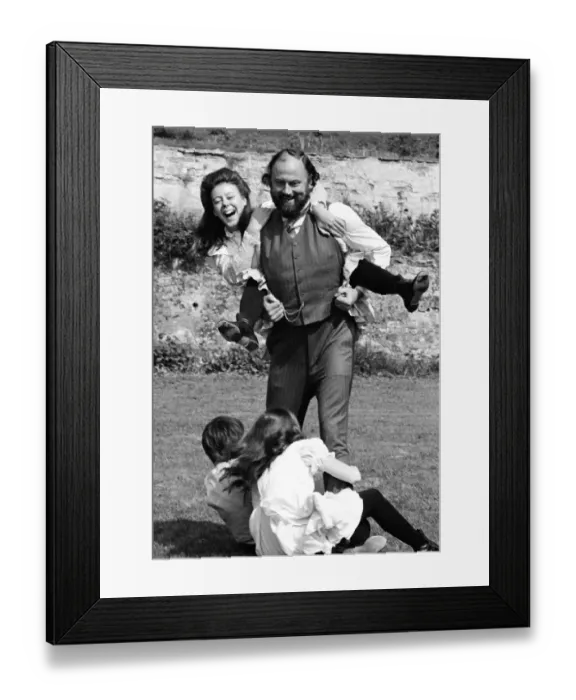 Framed Print : The Railway Children Framed Print : The Railway Children