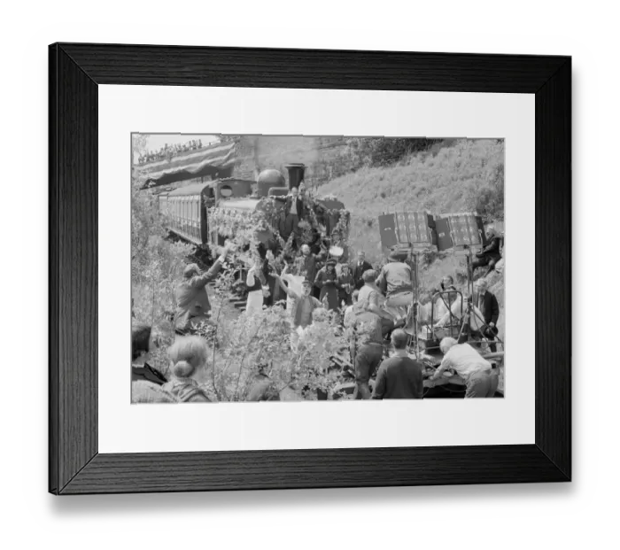 Framed Print : The Railway Children Framed Print : The Railway Children