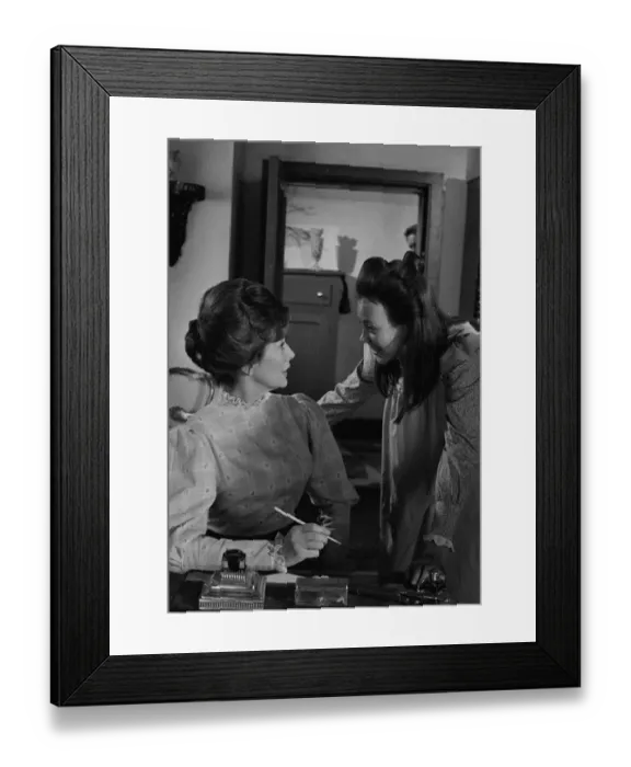 Framed Print : The Railway Children Framed Print : The Railway Children