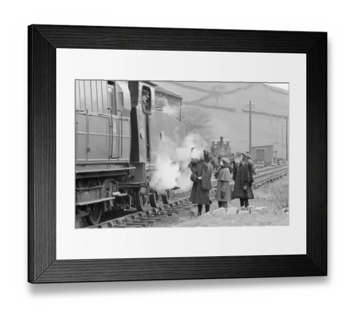 Framed Print : The Railway Children Framed Print : The Railway Children