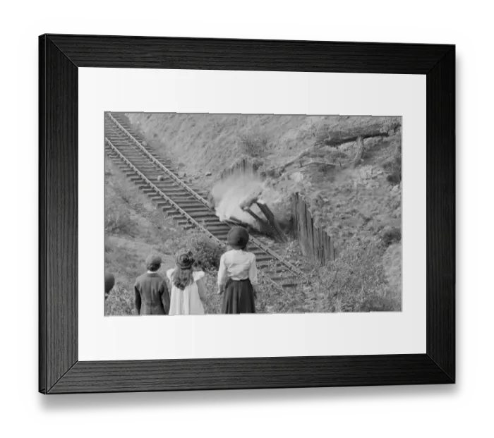 Framed Print : The Railway Children Framed Print : The Railway Children