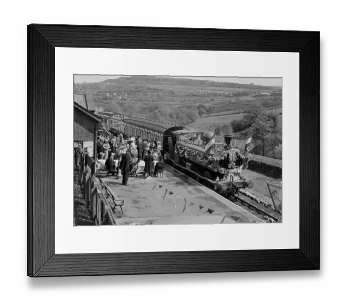 Framed Print : The Railway Children Framed Print : The Railway Children