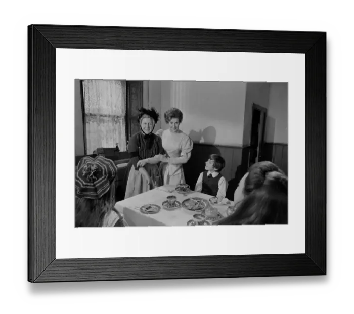 Framed Print : The Railway Children Framed Print : The Railway Children