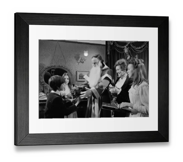 Framed Print : The Railway Children Framed Print : The Railway Children