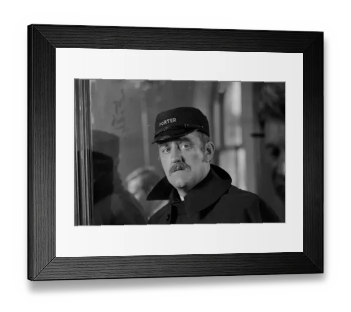Framed Print : The Railway Children Framed Print : The Railway Children