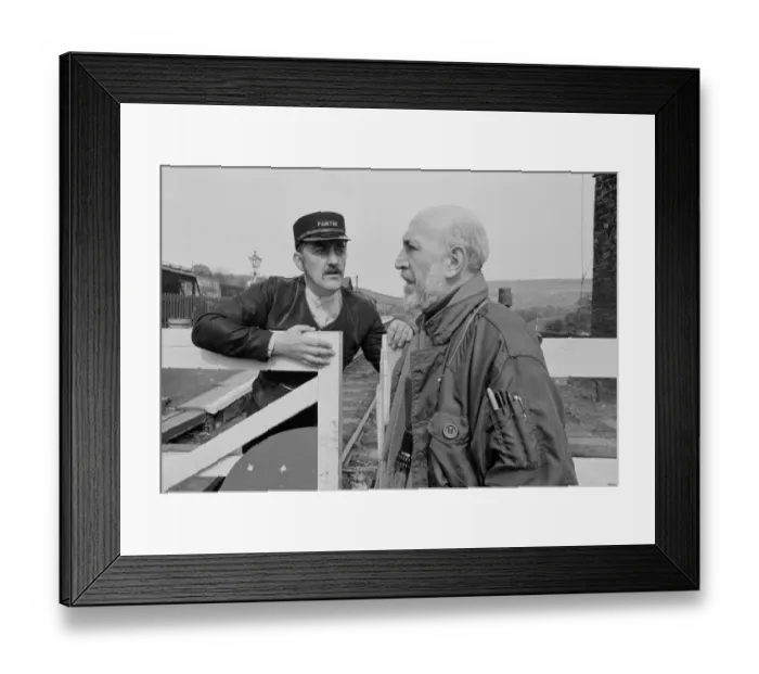 Framed Print : The Railway Children Framed Print : The Railway Children