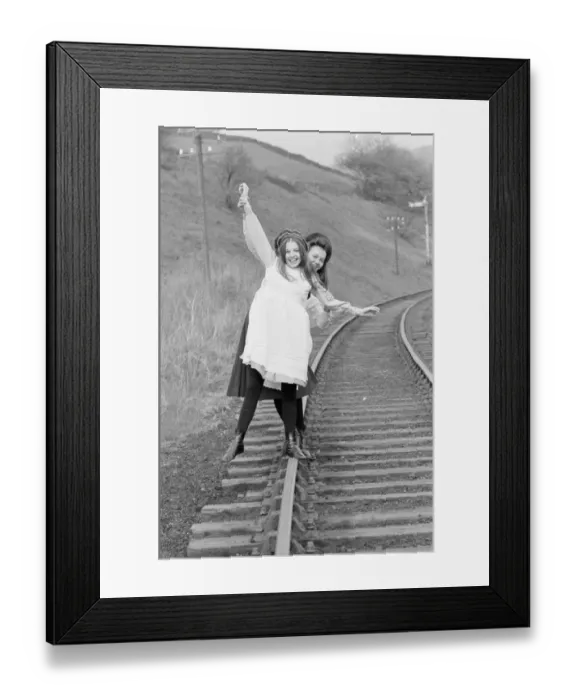 Framed Print : The Railway Children (1970) Framed Print : The Railway Children (1970)