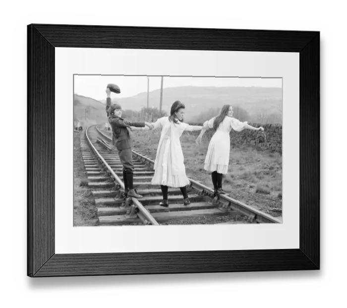 Framed Print : The Railway Children Framed Print : The Railway Children