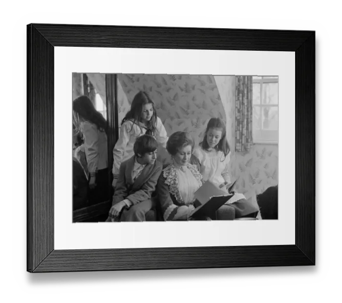 Framed Print : The Railway Children Framed Print : The Railway Children