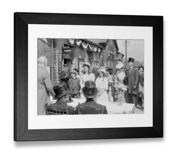 Framed Print : The Railway Children Framed Print : The Railway Children