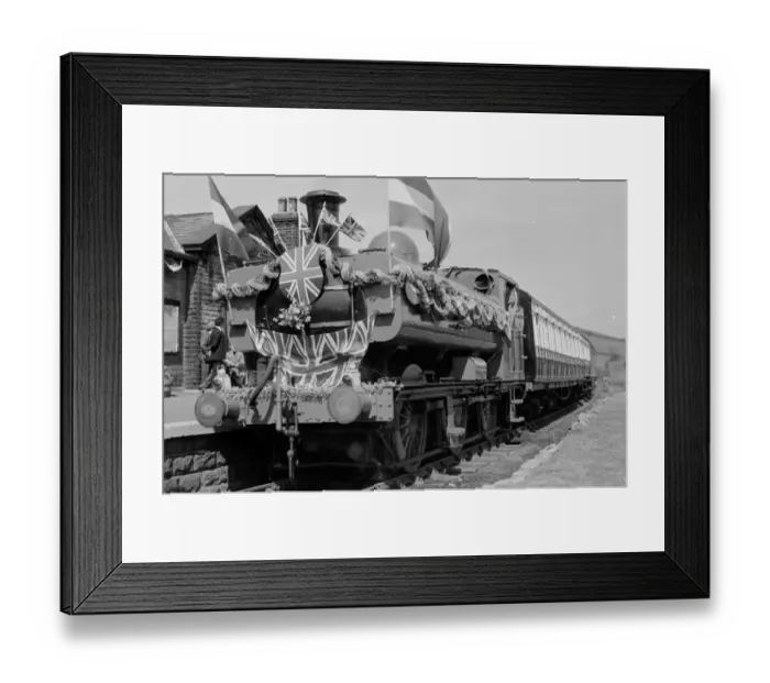 Framed Print : The Railway Children Framed Print : The Railway Children
