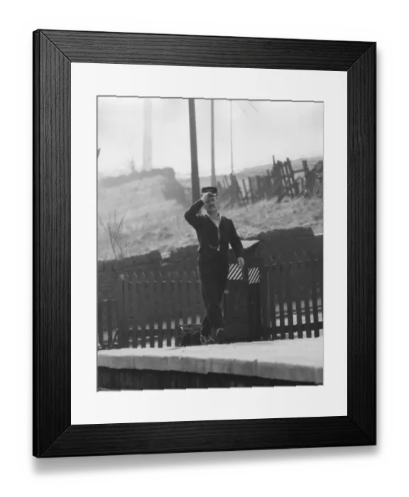 Framed Print : The Railway Children Framed Print : The Railway Children