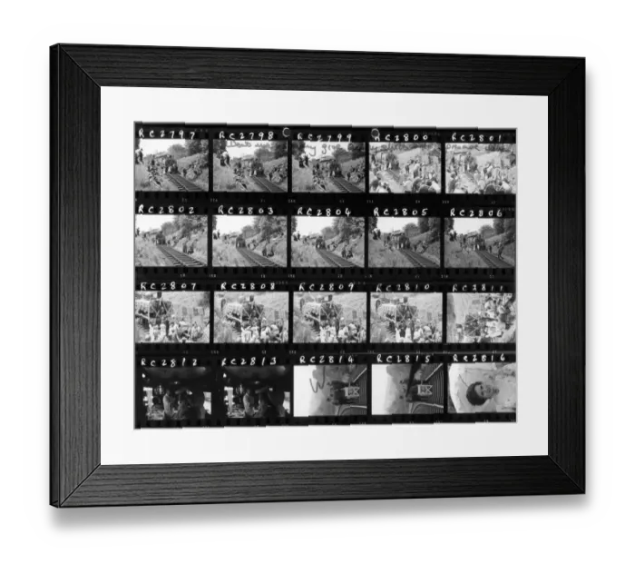 Framed Print : The Railway Children Framed Print : The Railway Children