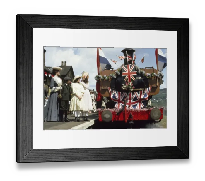 Framed Print : The Railway Children Framed Print : The Railway Children