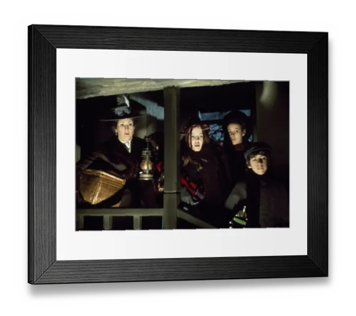 Framed Print : The Railway Children Framed Print : The Railway Children