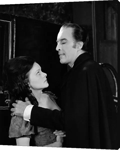 Wendy Hamilton as Julie and Christopher Lee as Dracula