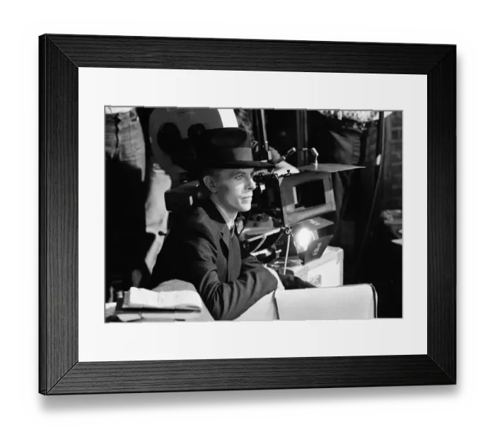 Framed Print : The Man Who Fell To Earth