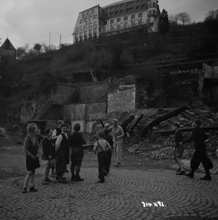 Framed Print : aga1948 bw neg 184 Framed Print : aga1948 bw neg 184