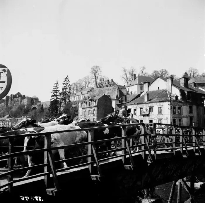 Framed Print : aga1948 bw neg 190 Framed Print : aga1948 bw neg 190