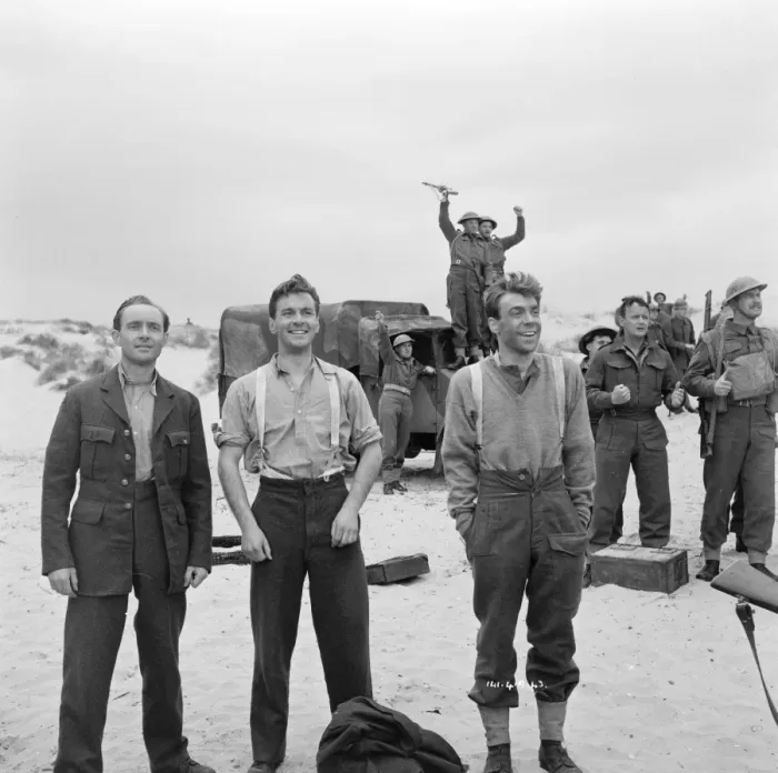 Framed Print : British Soldiers on the beach Framed Print : British Soldiers on the beach