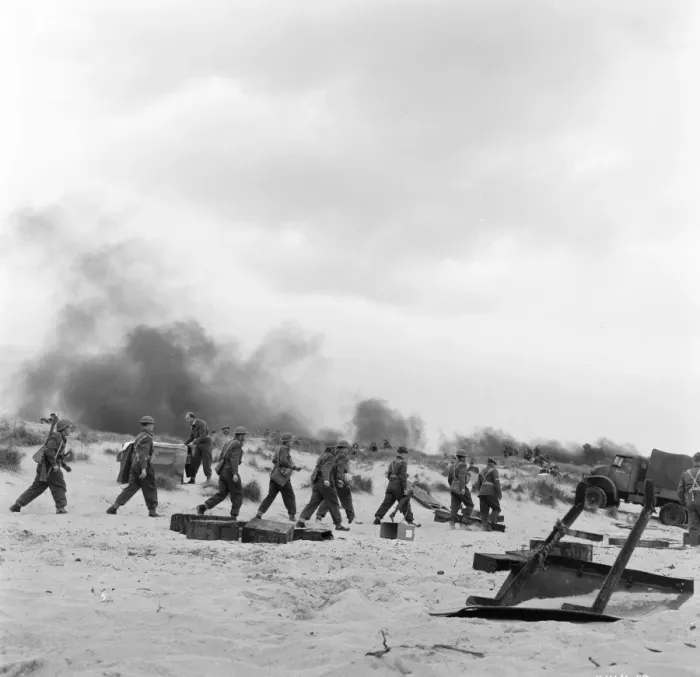 Framed Print : British troops under bombardment on the beach Framed Print : British troops under bombardment on the beach