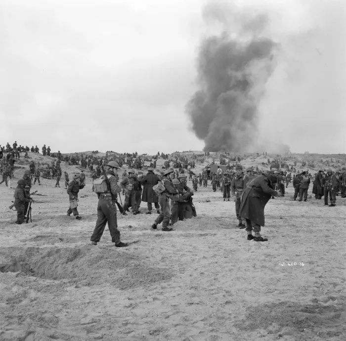 Framed Print : British troops stranded on the beach Framed Print : British troops stranded on the beach