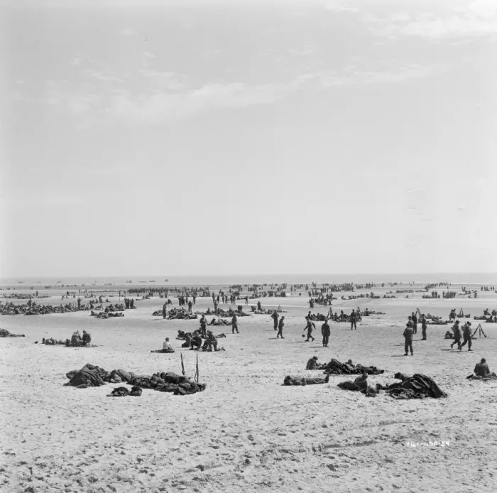 Framed Print : British troops stranded on the beach Framed Print : British troops stranded on the beach