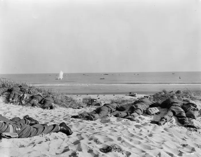 Framed Print : British troops stranded on the beach