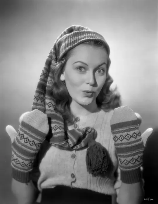 Framed Print : Carol Marsh in a publicity portrait for Brighton Rock (1947) Framed Print : Carol Marsh in a publicity portrait for Brighton Rock (1947)