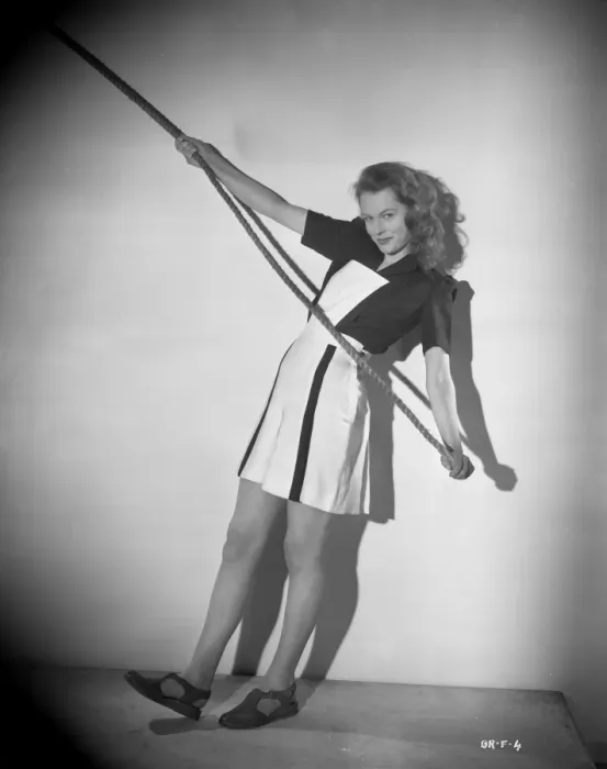 Framed Print : Carol Marsh smiles in a promotional image for Brighton Rock (1947) Framed Print : Carol Marsh smiles in a promotional image for Brighton Rock (1947)