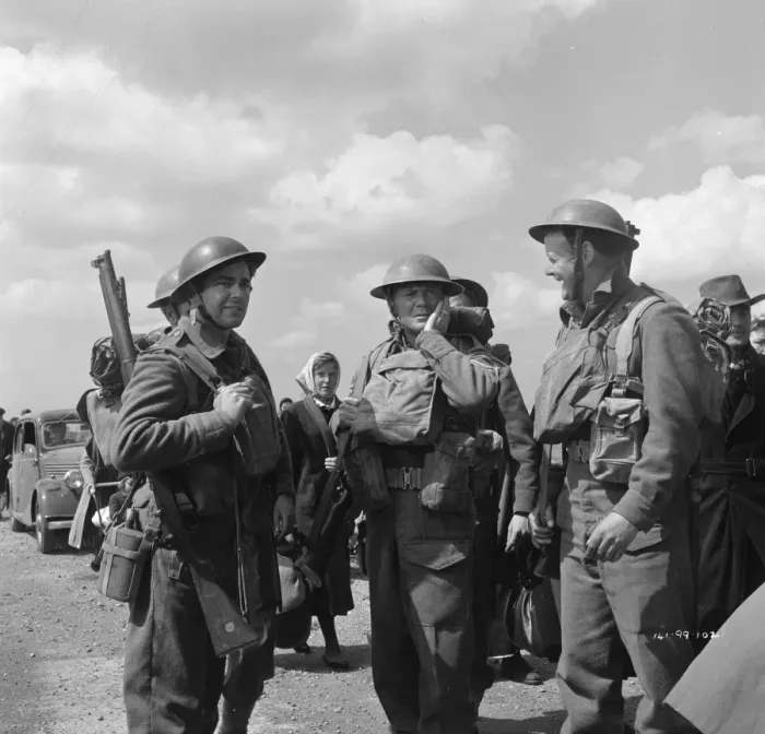 Framed Print : John Mills as Corporal Tubby Bins Framed Print : John Mills as Corporal Tubby Bins