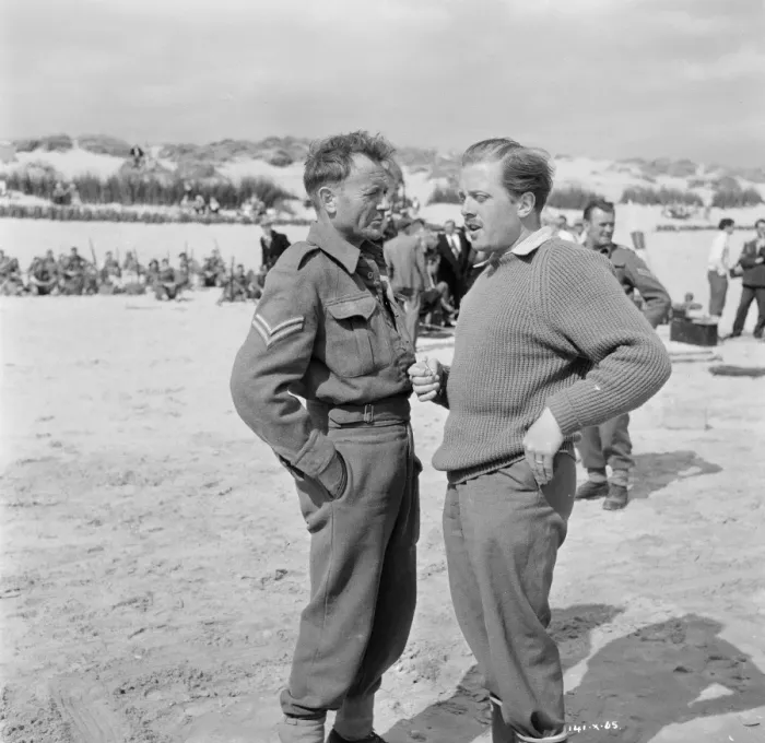 Framed Print : John Mills and Richard Attenborough Framed Print : John Mills and Richard Attenborough