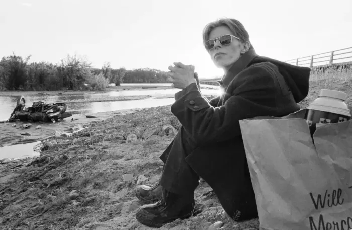Framed Print : The Man Who Fell To Earth