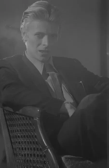Framed Print : The Man Who Fell To Earth